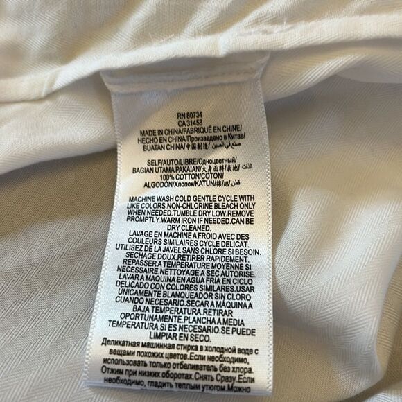 BCBGMAXAZRIA white long sleeve henley collar button front blouse Size S New - Picture 12 of 12